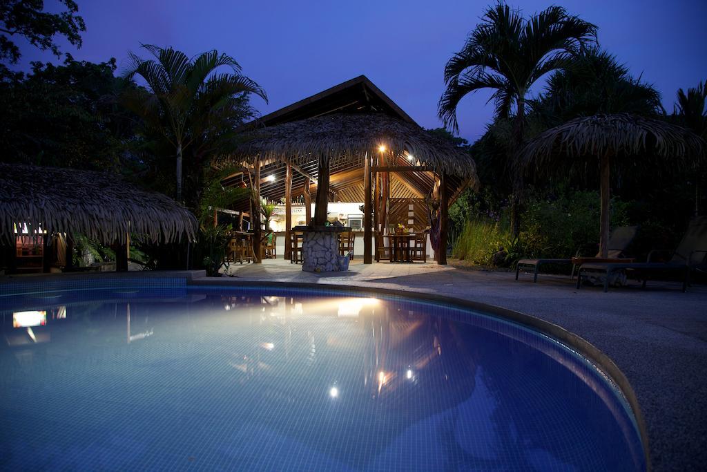 Hotel Suizo Loco Lodge & Resort Cahuita Kültér fotó