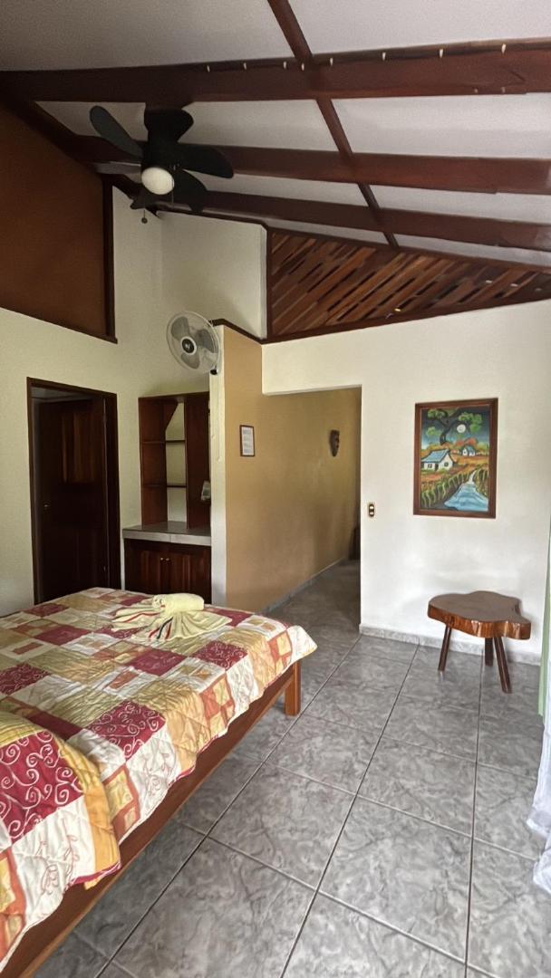 Hotel Suizo Loco Lodge & Resort Cahuita Kültér fotó
