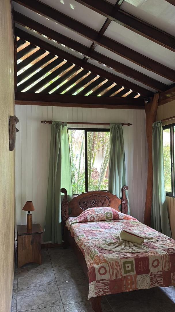 Hotel Suizo Loco Lodge & Resort Cahuita Kültér fotó