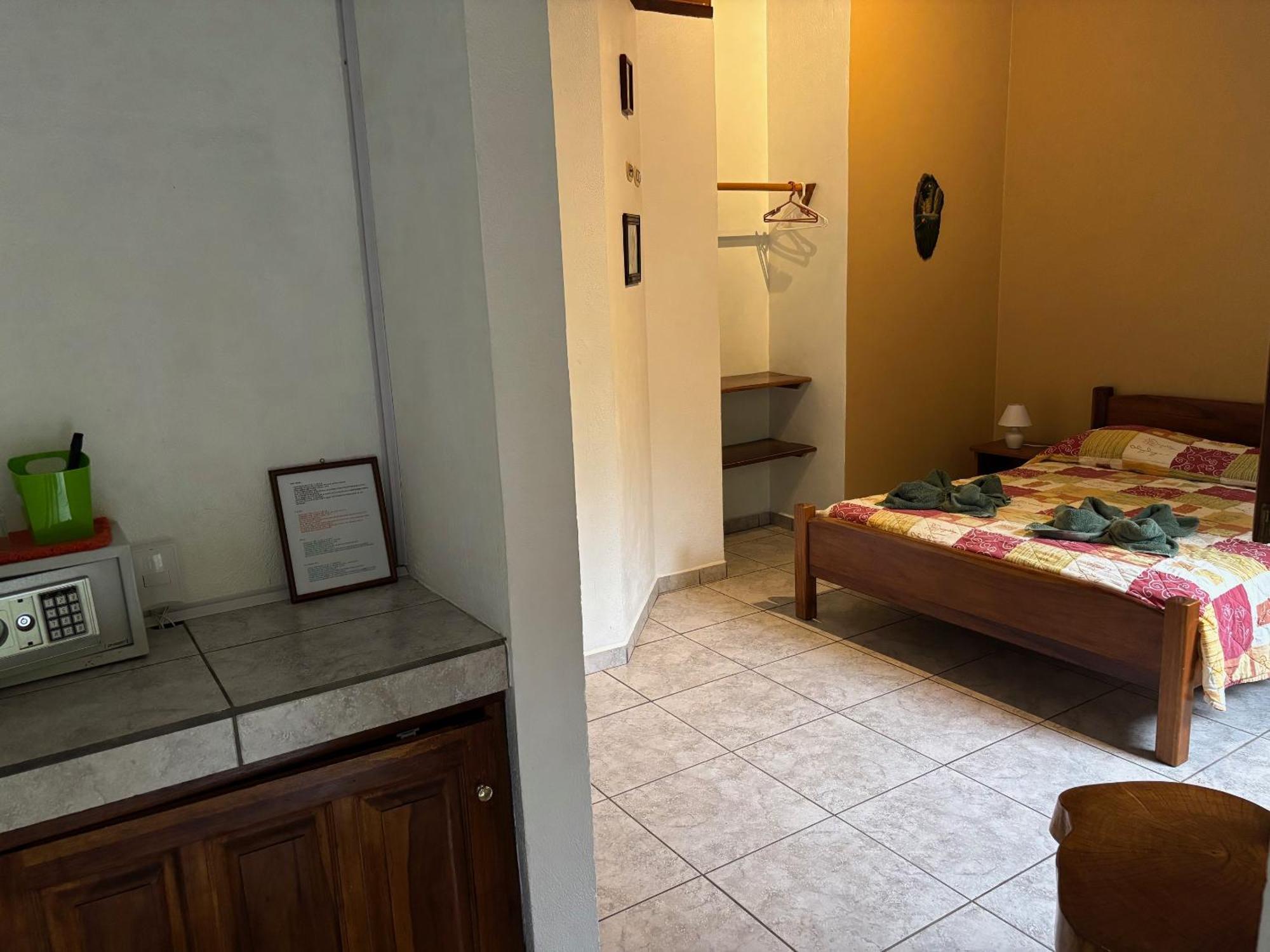 Hotel Suizo Loco Lodge & Resort Cahuita Kültér fotó