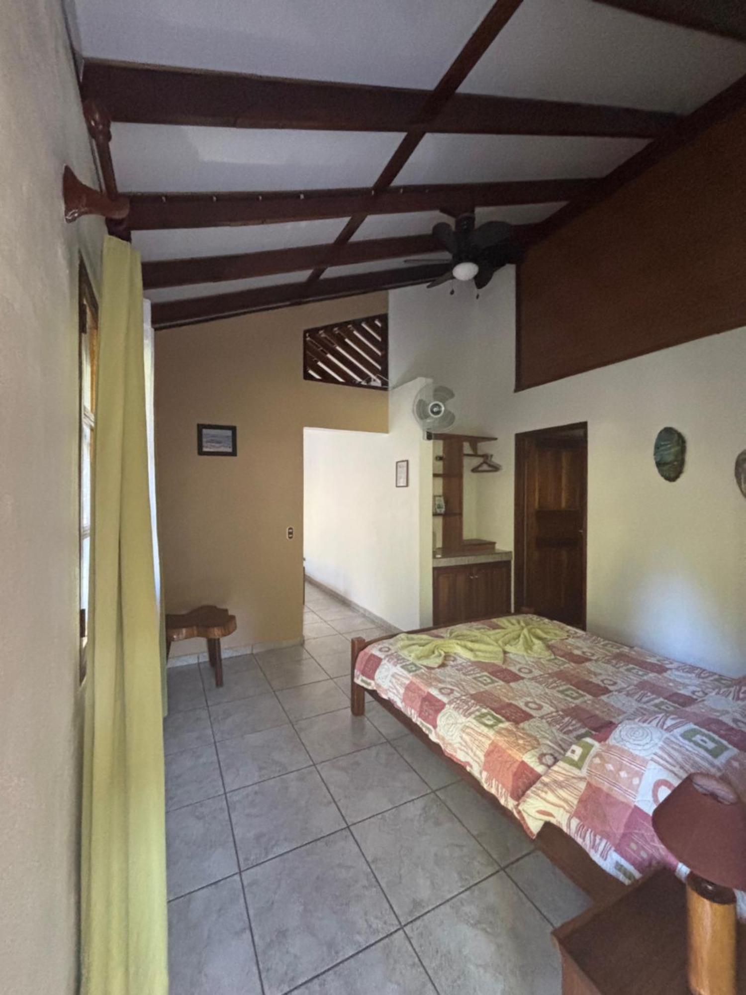 Hotel Suizo Loco Lodge & Resort Cahuita Kültér fotó