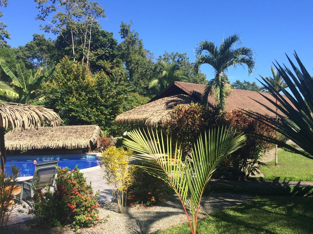Hotel Suizo Loco Lodge & Resort Cahuita Kültér fotó