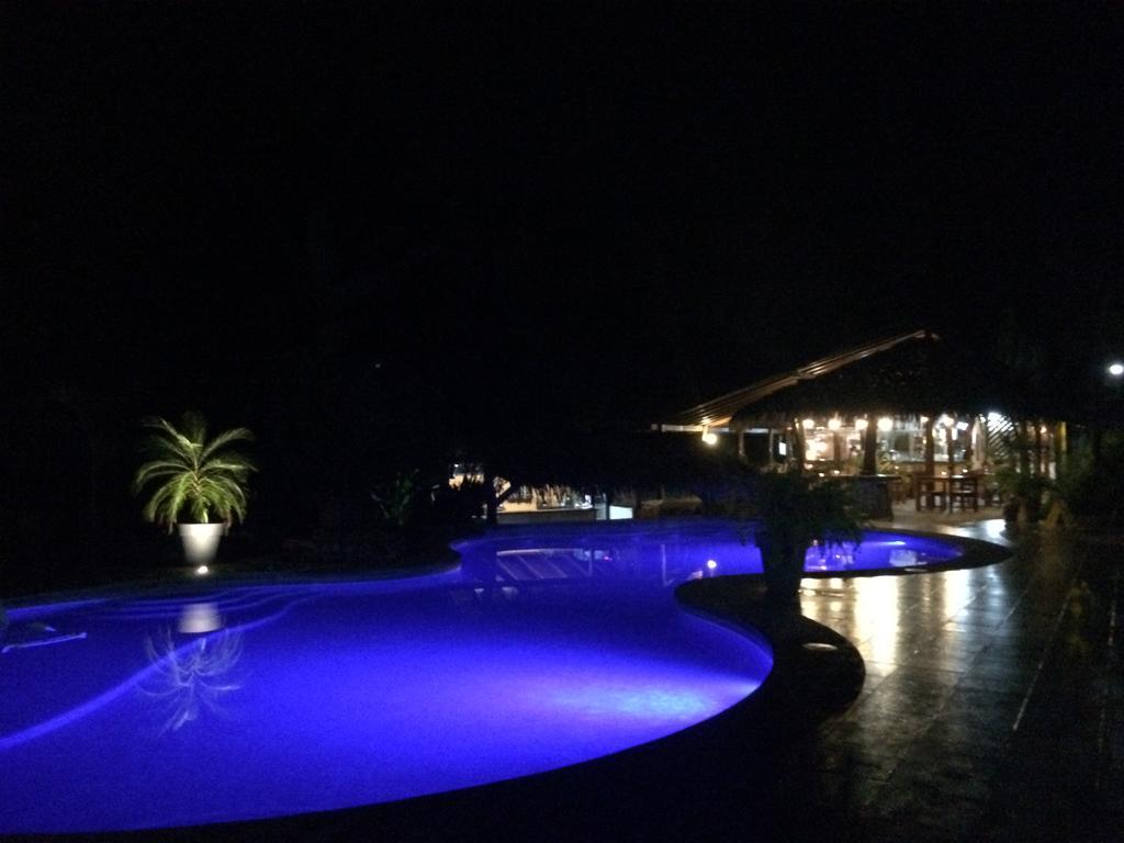 Hotel Suizo Loco Lodge & Resort Cahuita Kültér fotó