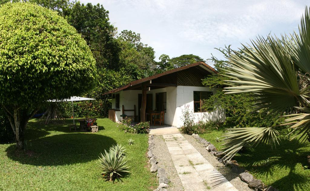 Hotel Suizo Loco Lodge & Resort Cahuita Szoba fotó